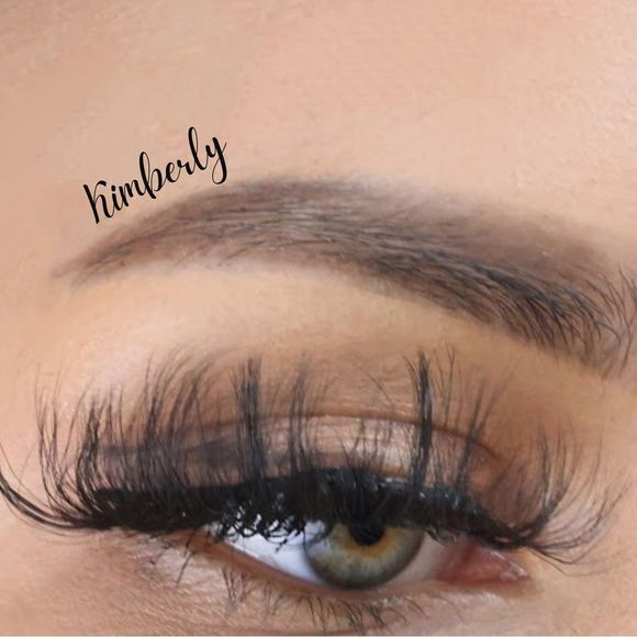 Kimberly - Fluffy Mink Lashes - Picture 3 of 11